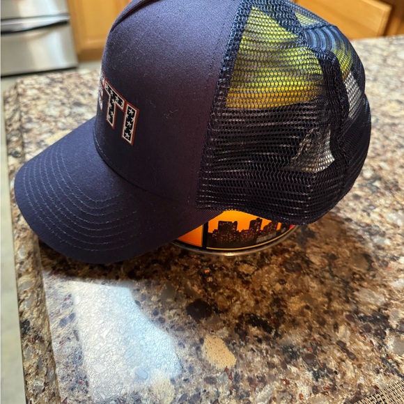 YETI Navy Blue Adjustable Trucker Hat - Picture 4 of 9